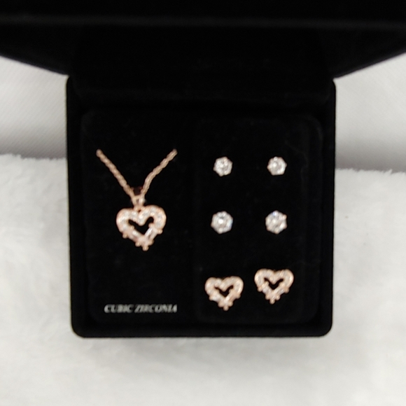 Kohls Heart Necklace 3 Set Earrings Cubic Zirconia - Picture 2 of 3